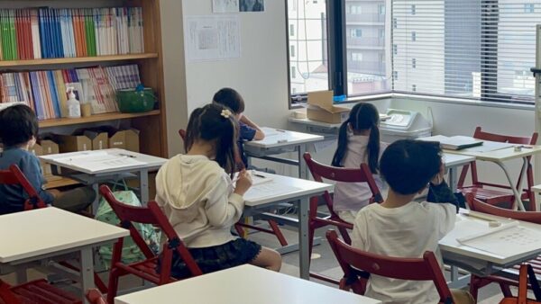 1年生の様子。初挑戦の子も真剣に落ち着いて取り組んでいました!