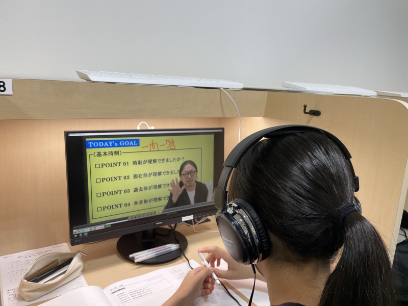 アビリティの中高一貫コンセプトにより、河合塾マナビスを学ぶ中学生