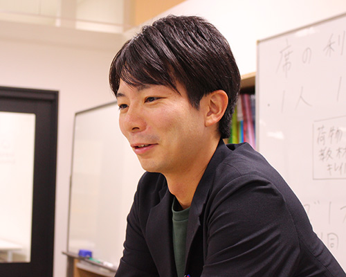 角田 泰崇 先生